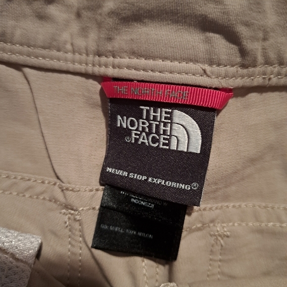North Face men's size 30 shorts tan color - Picture 3 of 5